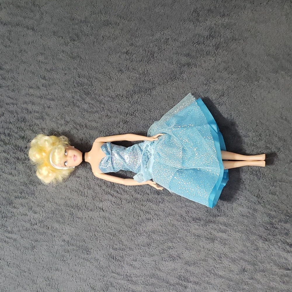 DISNEY DOLL CINDERELLA
